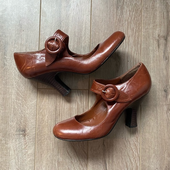 Steve Madden Shoes - Adorable academia heels